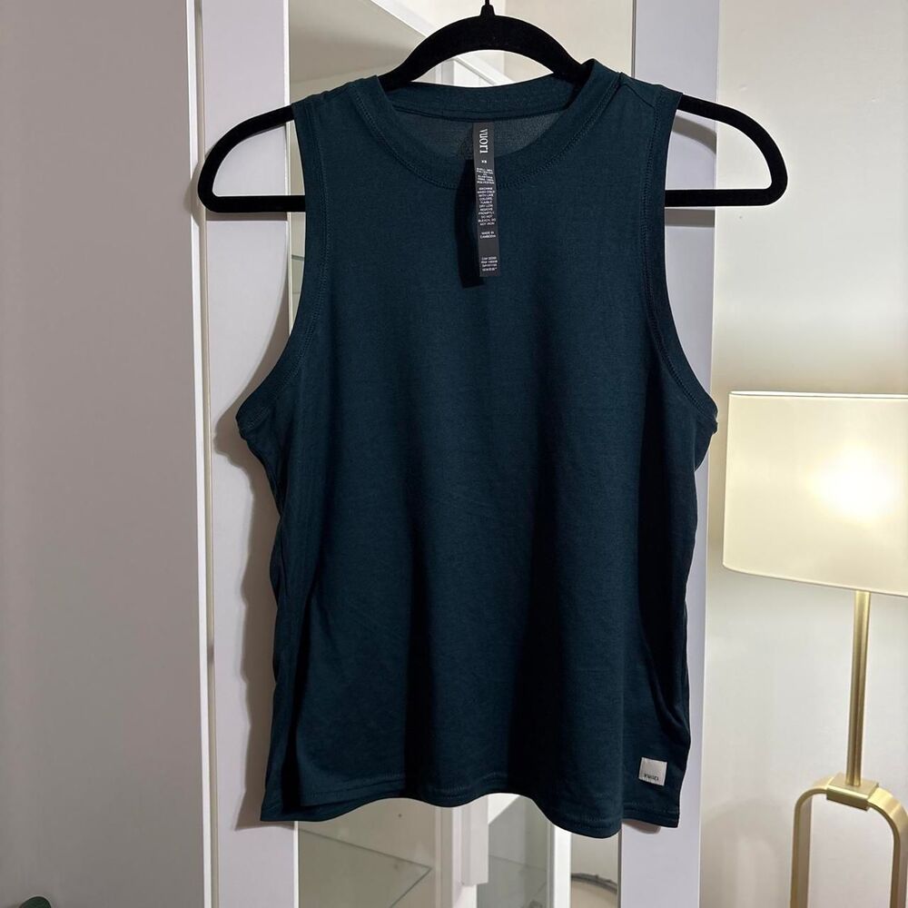 Vuori Energy Tank Top Long in Moss Heather size XS